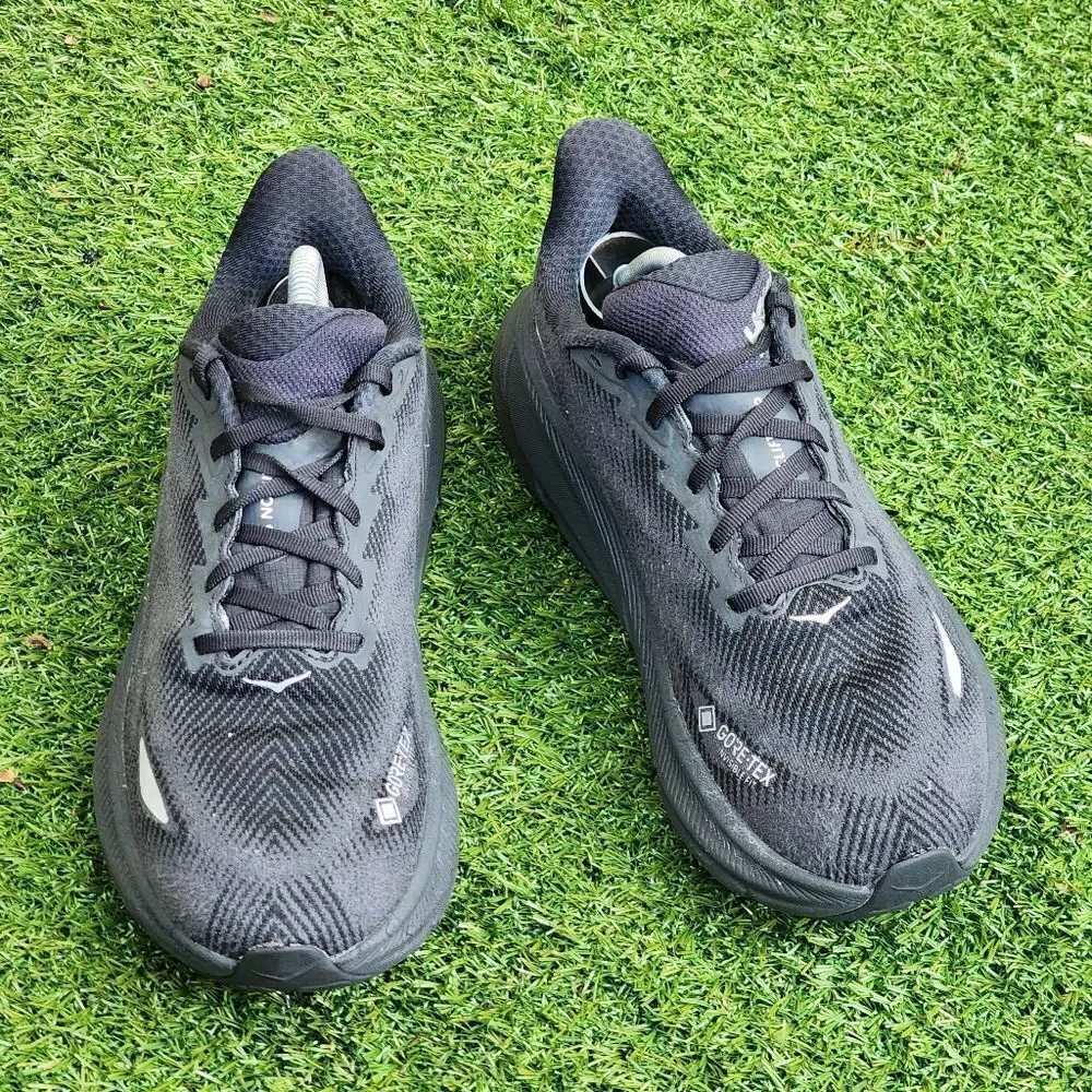 HOKA CLIFTON 9 GTX - Womens Athletic Shoes - SIZE 9.5B